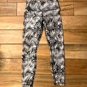 Black and White Yoga pants